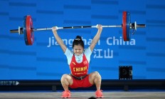 IMAPP:举重亚锦赛：赵金红包揽女子45公斤级三项冠军 打破抓举世界纪录